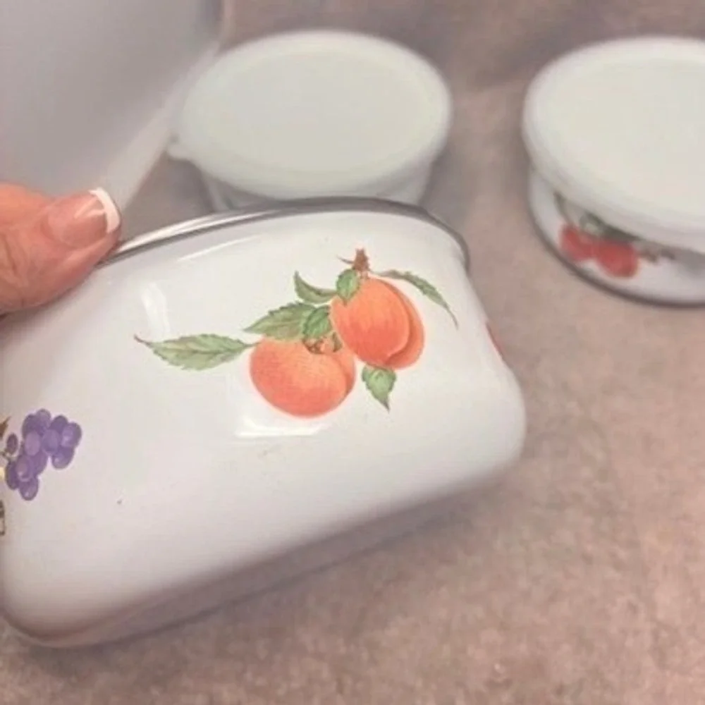 Vtg Fruit Enamel Nesting Bowls Set of 3 Farmhouse Lids